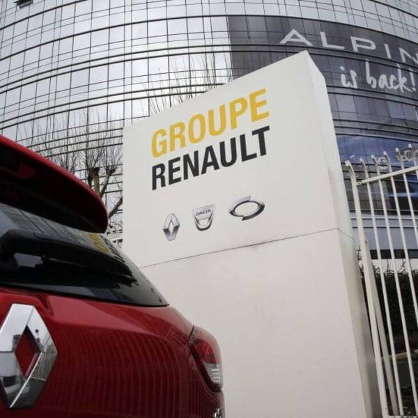 Renault-Fiat Chrysler tie-up: France says no jobs have to be misplaced