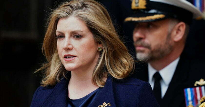 Jeremy Hunt pushes for defense spending to rise through a quarter