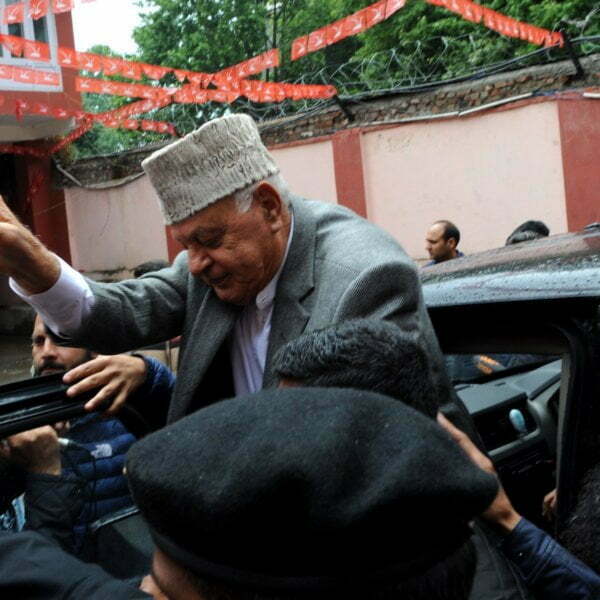Dr. Farooq Abdullah asks youth to try in the direction of getting schooling