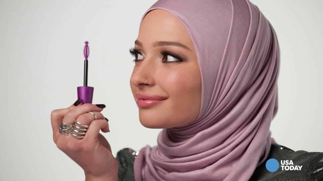 Beauty blogger makes YouTube tutorials inclusive 1 Beauty blogger makes YouTube tutorials inclusive 1
