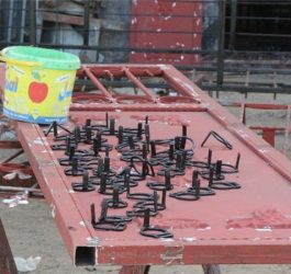 Israeli ban cripples furniture industry in Gaza 10