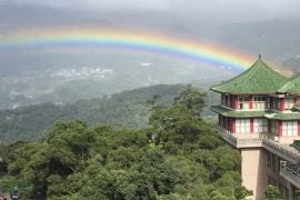 Taiwan rainbow 'lasts record-breaking 7