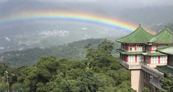 Taiwan rainbow 'lasts record-breaking 5