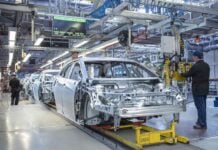 New water-proof automobile cowl can guard vehicle even submerged