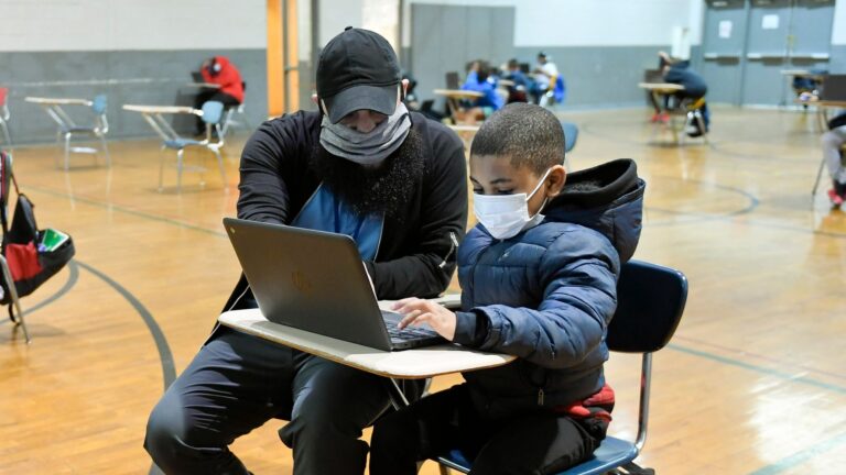 Leading Pediatrics Group Recommends All Kids Wear Masks In School This Fall Leading Pediatrics Group Recommends All Kids Wear Masks In School This Fall