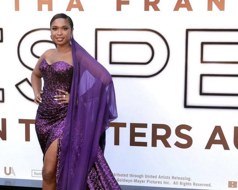 Jennifer Hudson Wears Custom Dolce and Gabbana Purple Look to ‘Respect’ Movie Premiere in LA Jennifer Hudson Wears Custom Dolce and Gabbana Purple Look to ‘Respect’ Movie Premiere in LA