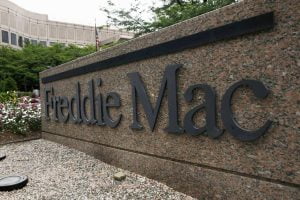 BN-PF260_0802fr_M_20160802084746-300x200-1