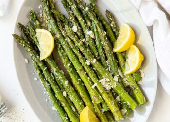 Deliciously Roasted Asparagus: A Simple Recipe for a Healthy Side Dish