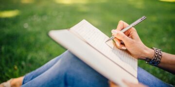 Van Es opens new writing carrier