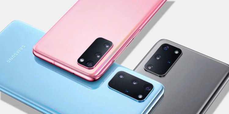 No Smartphones! Vintage Mobile Phone Museum Opens in Slovakia