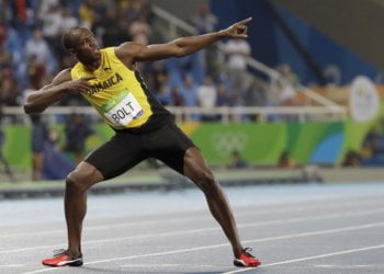 Rio 2016: Usain Bolt angry after missing out on world record after 200m gold medal performance