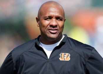 Hue Jackson’s offense looks overtaxed and overmatched — Bud Shaw’s Sports Spin