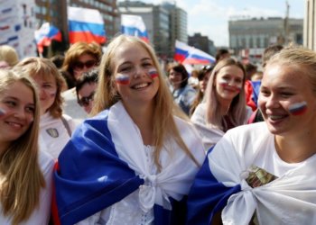 Russian female wrestler wants justice for Rio sports chief attack