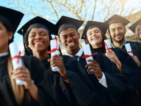 Foreign students learn Gandhi philosophy to apply his ideals returned home 51