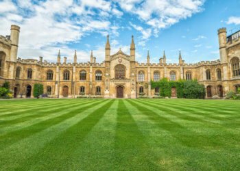 Commonwealth Games Gold Medalist Manu Bhaker Applies to Delhi University