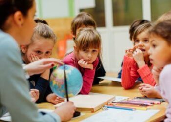 Boost Your Guitar Teaching Skills By Avoiding These Mistakes