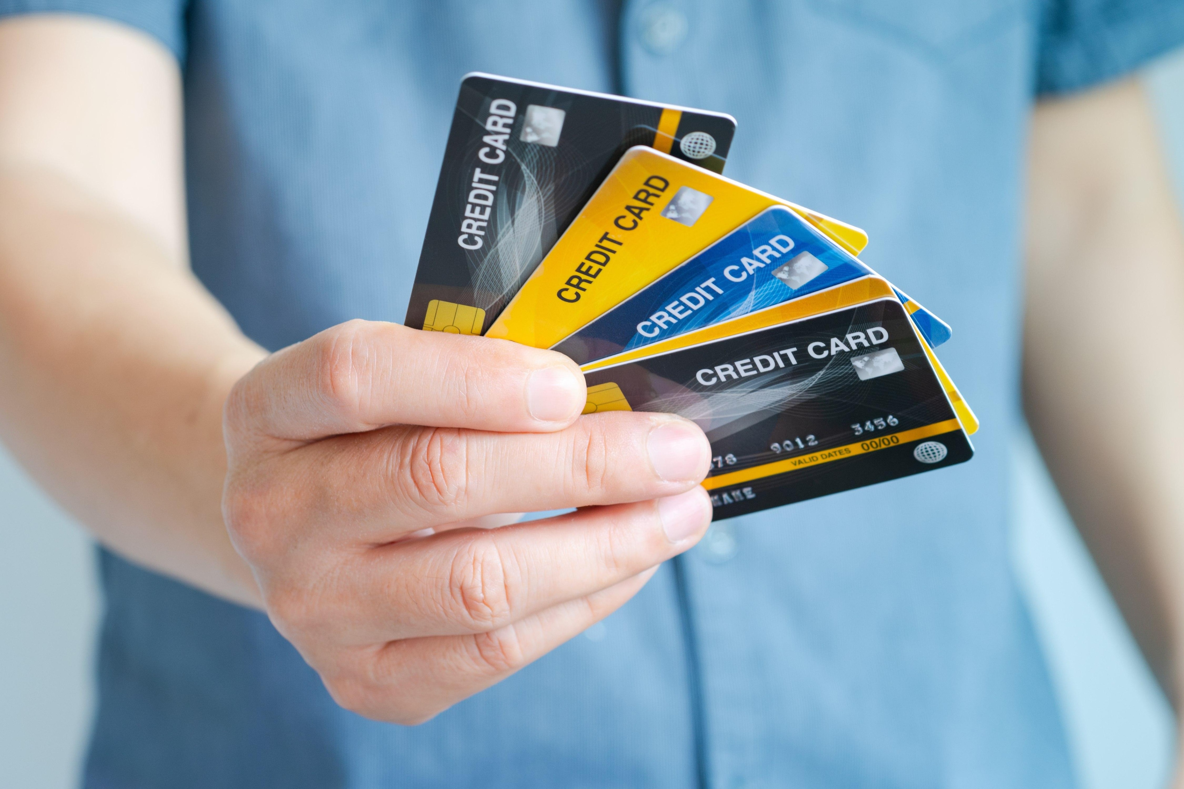 Credit Card Payment Convenience With Mobile Phone Processing 4