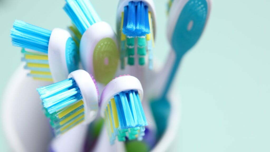 Why Sharing a Toothbrush Isn't That Gross Fit Netion