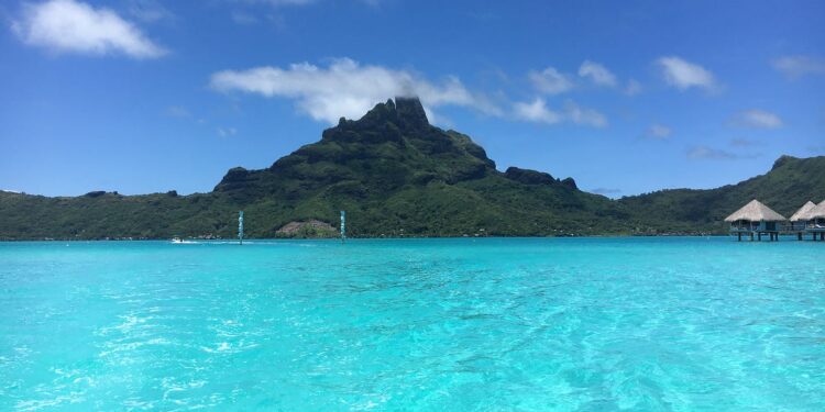 Bora Bora: A Paradise of Natural Beauty and Luxury – Bora Bora is a stunning destination that offers both breathtaking natural beauty and luxurious accommodations, making it the perfect getaway for travelers seeking a truly unforgettable experience.
