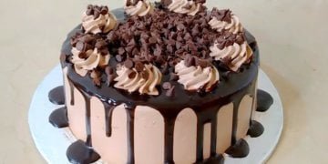 Mum’s express birthday cake is going viral