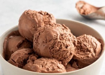 This Giant Concha Ice Cream Cake Feeds 15 People