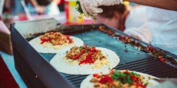Delicious Bengali Street Food Items In Delhi’s CR Park
