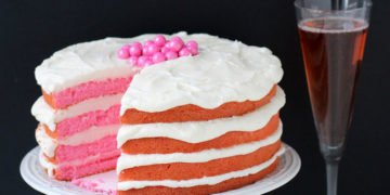 Cancer affected person who bakes unique cake