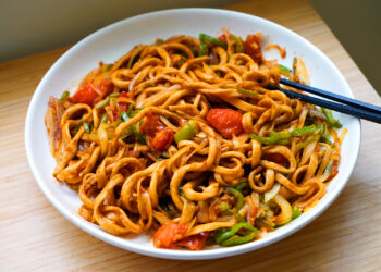 Chow Mein vs Lo Mein: The Ultimate Guide to Navigating Chinese Noodles