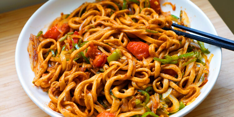 Chow Mein vs Lo Mein: The Ultimate Guide to Navigating Chinese Noodles