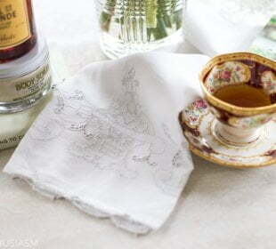 10 Little Luxuries to Gift Your Bridesmaids Before the Big Day 12