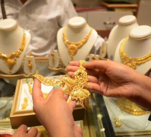 4 Things You Should Know Before Buying Gold Jewellery Online 1