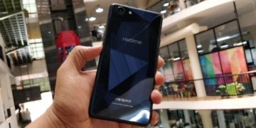 ‘Realme India forcing new offline retailers to buy more 50% inventory of their choice’ [Updated]