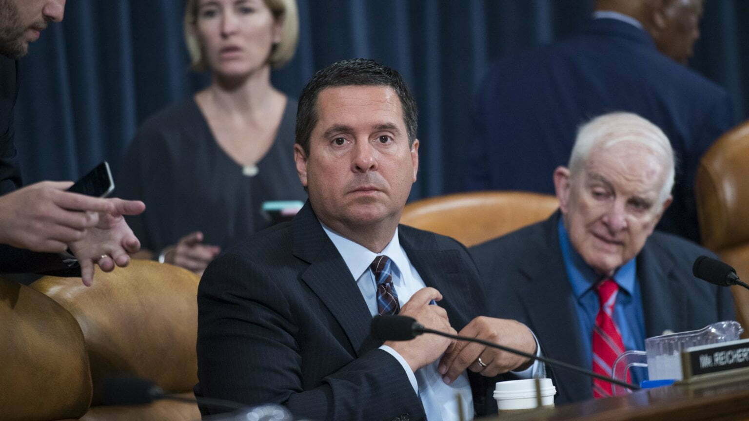 HOUSE INTELLIGENCE COMMITTEE SUBPOENAS ATTORNEY GENERAL, FBI DIRECTOR OVER TRUMP DOSSIER