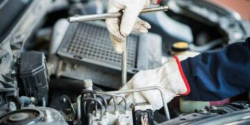 Motor vehicle accident: whom do you call?