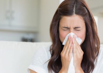 Can’t stop sneezing? Try these DIY home remedies to get better!
