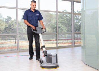 Find the Perfect Water Tank Cleaning Machine Here