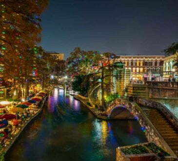 San Antonio TV forecaster's latest stunt an Internet hit 12