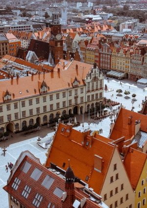 Poland makes partial U-turn on Holocaust law after Israel row 48