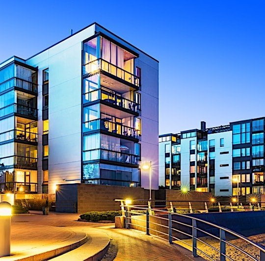 Queen's Estate Sees `Uncertain' U.K. Commercial Property Market 25