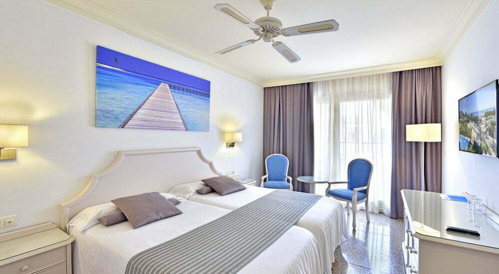 Company information: Mac Hotels 1