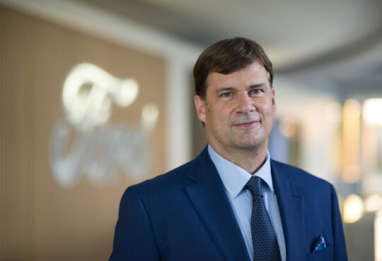 The Rise of Jim Farley: A Look at His Net Worth 3 The Rise of Jim Farley: A Look at His Net Worth 2