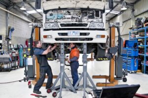 What Mechanics Actually See When Trucks Come In for Repair 1