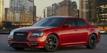 GM, Fiat Chrysler warn employees automobile enterprise going through difficult future