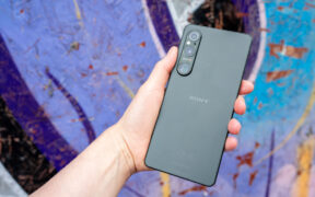 Sony Xperia Z1 Review - Battling the Elements 4