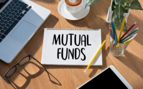 Is it possible to eliminate the risk of the market in mutual funds? 3