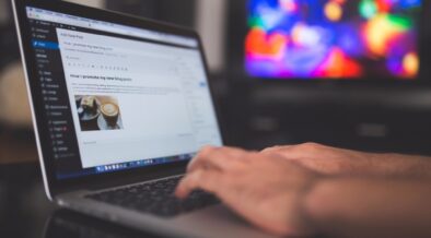 Face-Off: Blogging Vs. Journalism 20