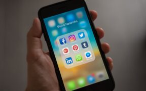 The Complete Guide to Marketing Your Mobile App 2