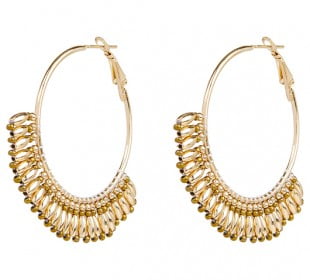 Car manufacturers woo customers, creditors with special add-ons 4