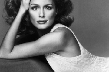 Lauren Hutton Steals the Show on the Valentino Runway 4