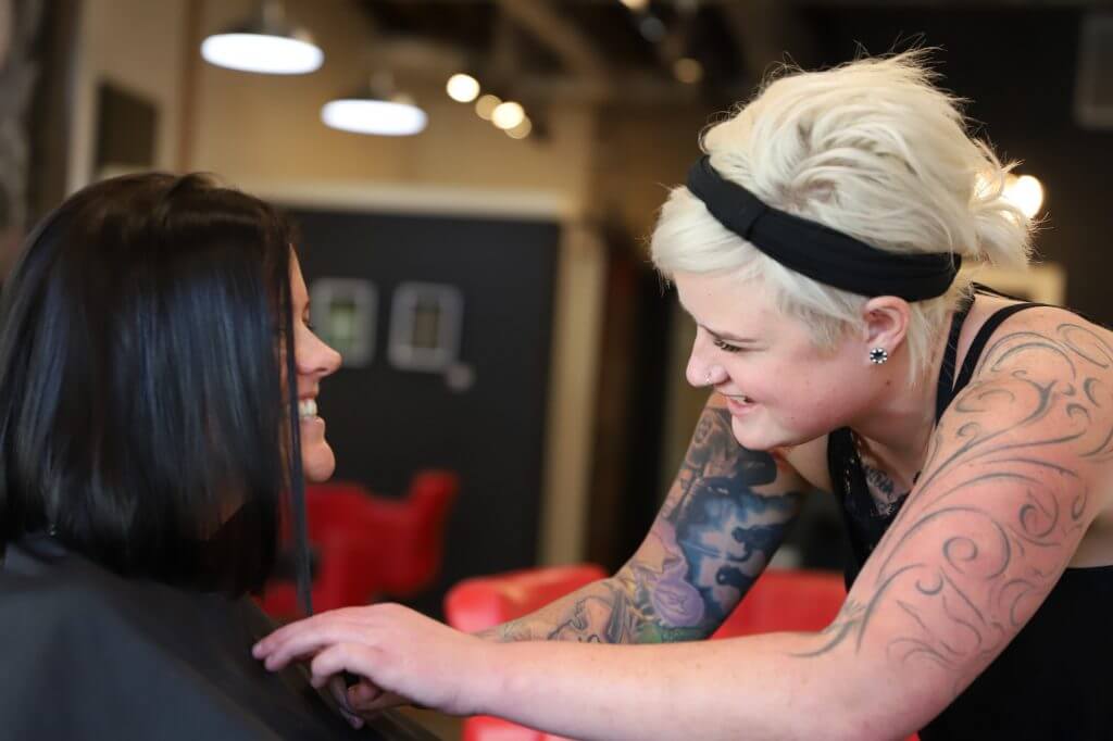 A Minneapolis salon owner’s kindness project honors beauty within 3